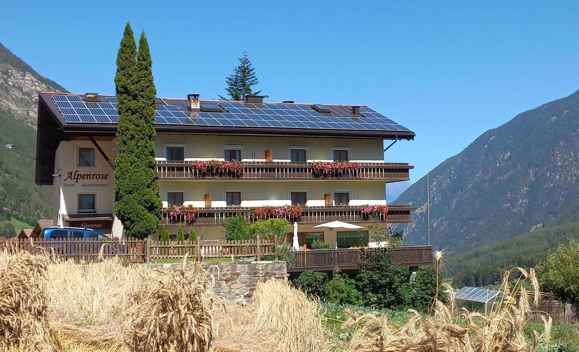 Alpenrose Aparthotel Martell Exteriör bild